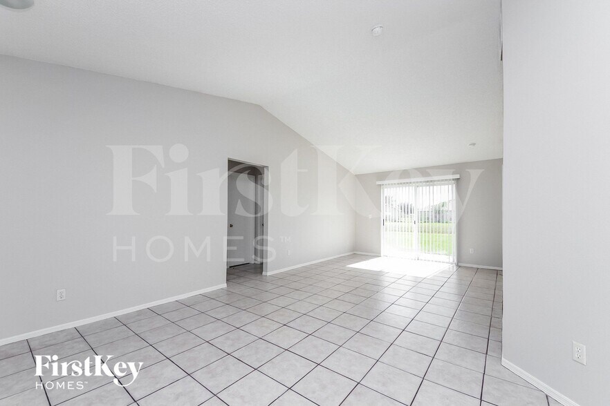 Building Photo - 841 Marquis Ct