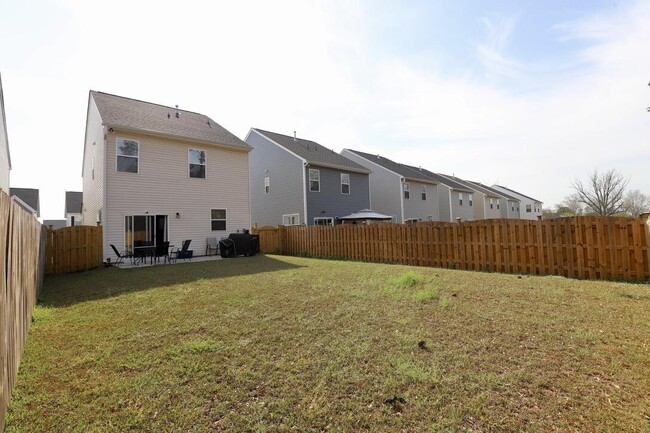 Building Photo - 1049 Crescent Moon Lp