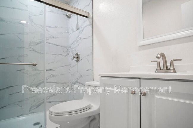 Building Photo - 1696 Shooting Star Ct