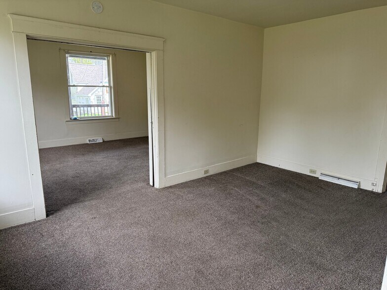 Building Photo - 100 Brook St