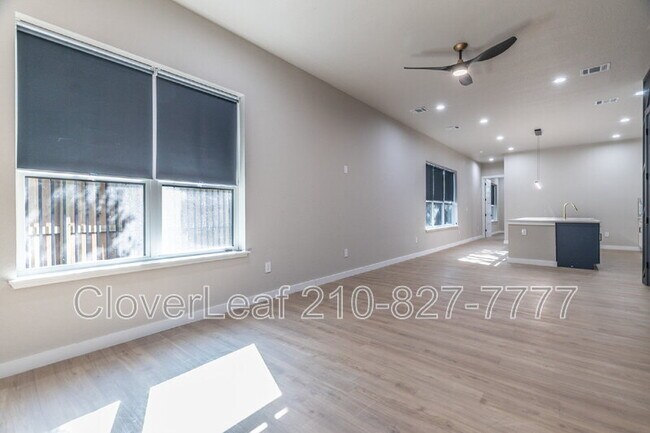 Building Photo - 414 Montana St