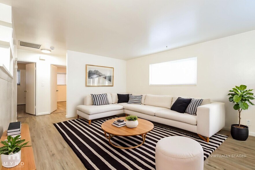 Building Photo - 230 Burns St