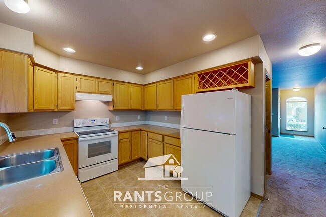 Building Photo - Spacious 3-Bed, 2.5-Bath home in the Olymp...