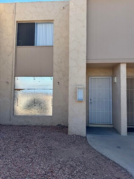 Building Photo - 3526 W Dunlap Ave