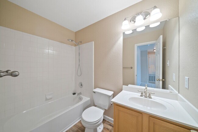 Building Photo - Spacious 4-Bed Home with Fenced Yard and Garage in Cibolo – 2,568 Sq Ft of Comfort