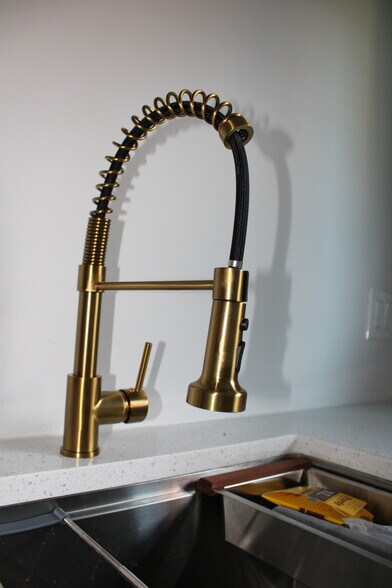 Building Photo - 2506 W Euclid St