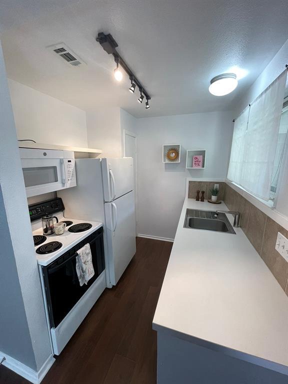 Building Photo - 1514 Parker Ln