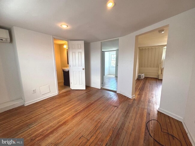 Building Photo - 805 Brooks Ln