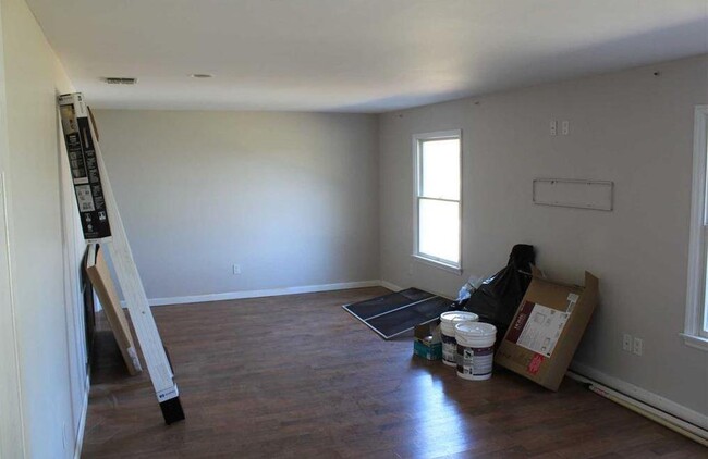 Building Photo - 3 Pinetree Ct