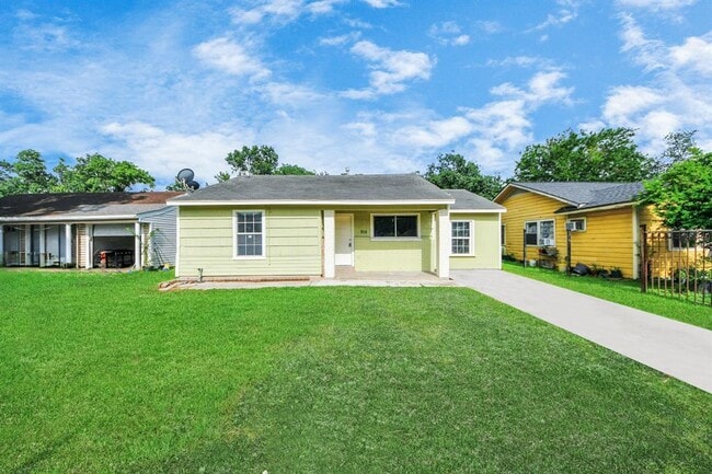 Building Photo - 914 Kress St