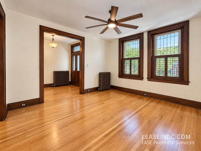 Building Photo - 1211 Park Rd NW