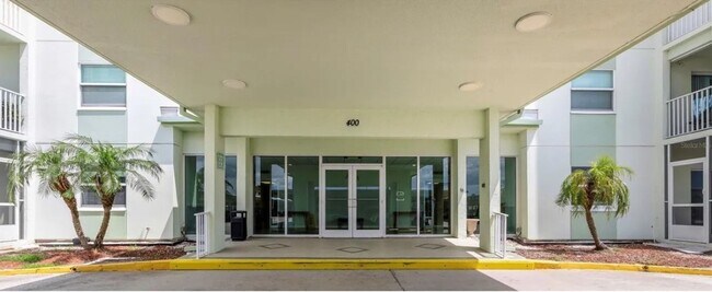 Building Photo - Stunning Furnished Waterfront Condo – 2 Beds / 2 Baths with Gulf-to-Bay Views!