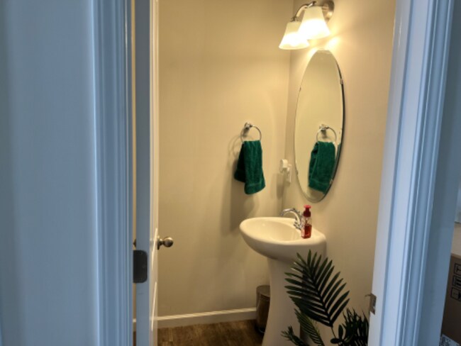 Building Photo - 605 Sweet Bonnie Ln