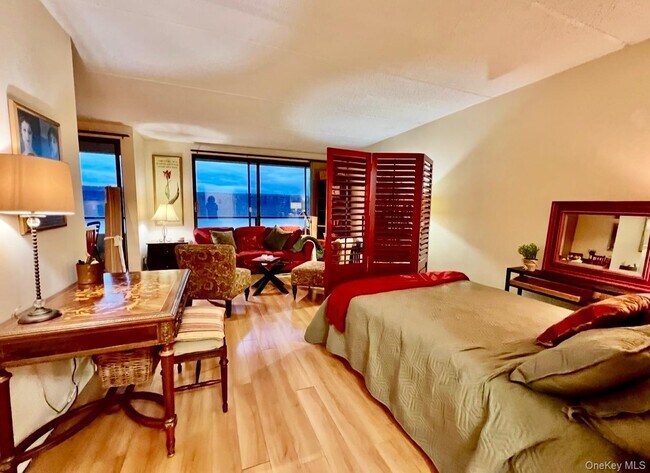 Building Photo - 1 David Ln