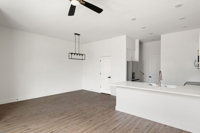 Building Photo - BRAND NEW!! 3 bedroom 2.5 bath Daytona Bea...