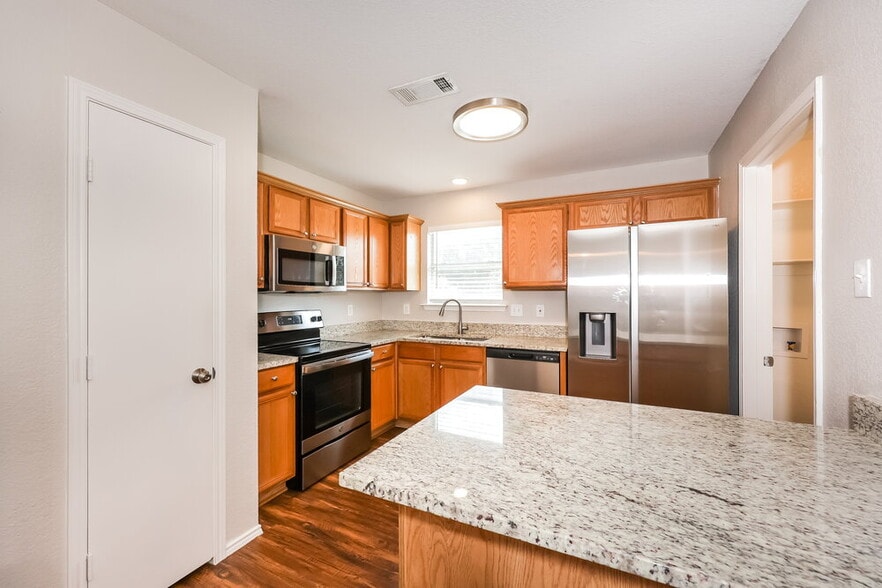 Building Photo - 14101 Black Gold Trail