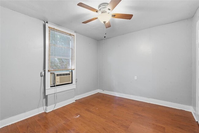 Building Photo - 2207 Santa Rita St