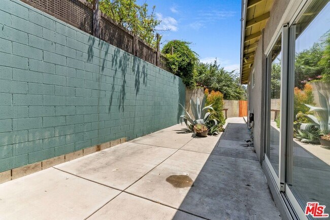 Building Photo - 4608 Nob Hill Dr