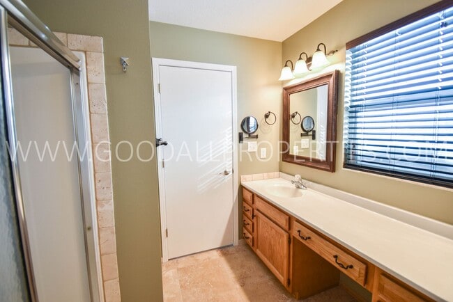 Building Photo - 4 Bedroom 3 Bath Home 3 Car Garage with large fenced in yard in Waukee