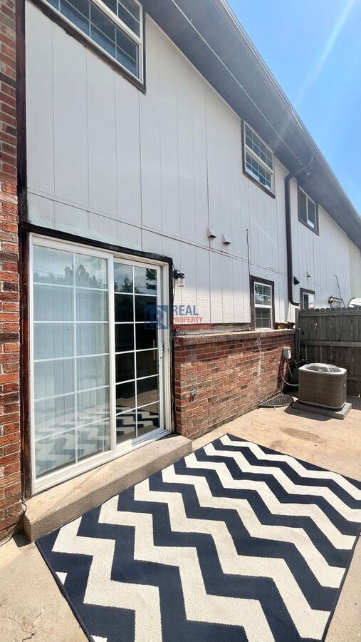Building Photo - 4543 S Lowell Blvd