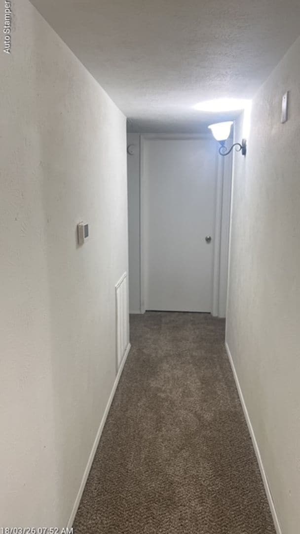 Building Photo - 609 Live Oak Dr