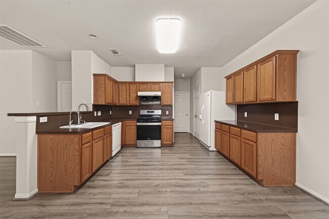 Building Photo - 13915 Maleewan Ln