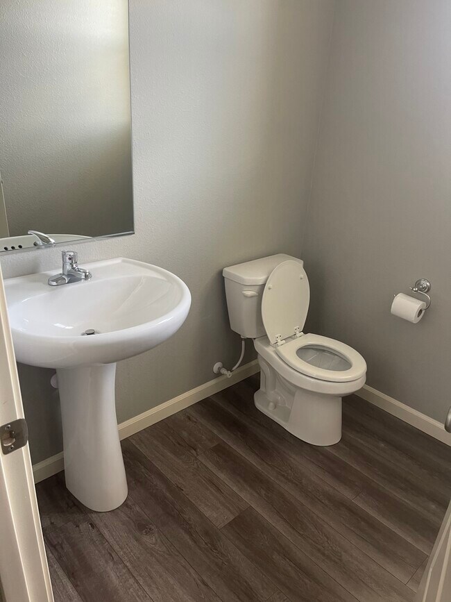 Building Photo - Pierre