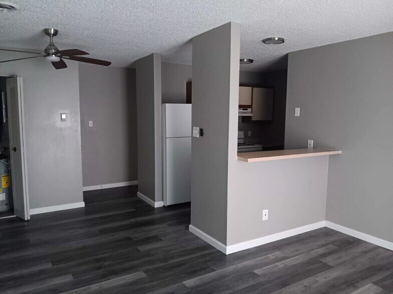 Building Photo - 311 Cedarview Ct