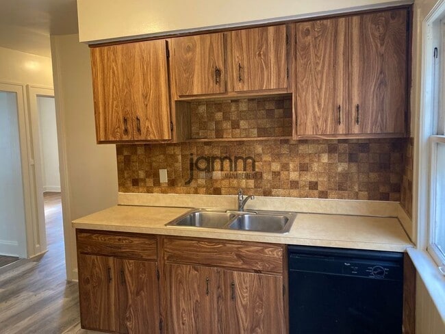 Building Photo - 3435 Brookview Blvd