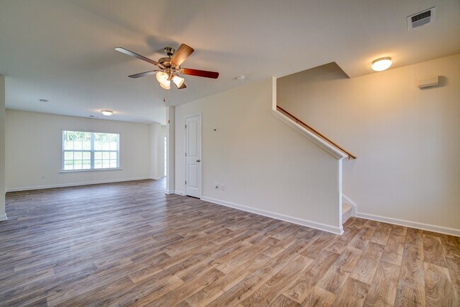 Building Photo - 3 BR, 2.5 BA., 2 Car Garage in Boiling Springs, Near I-85