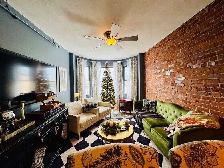 Building Photo - 265 Atwells Ave