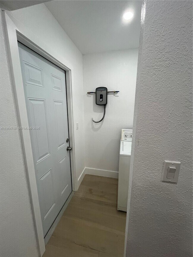 Building Photo - 108 Caribbean Ave