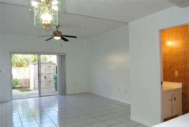 Building Photo - 6420 SW 138th Ct