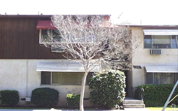 Building Photo - 1218 Valley View Rd