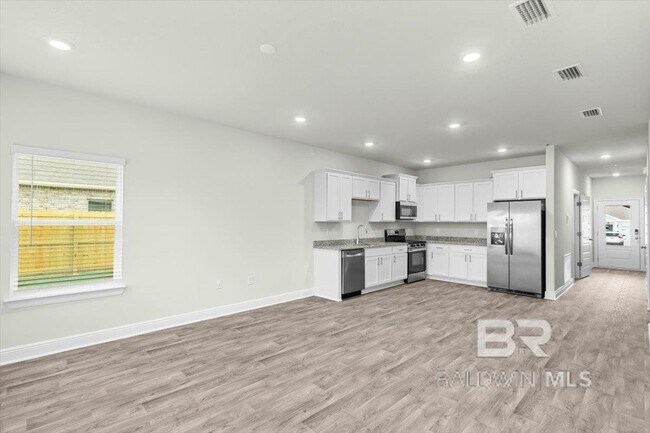 Building Photo - 13765 Shea Cir