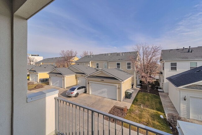 Building Photo - Executive 3 story Townhouse in Downtown Daybreak