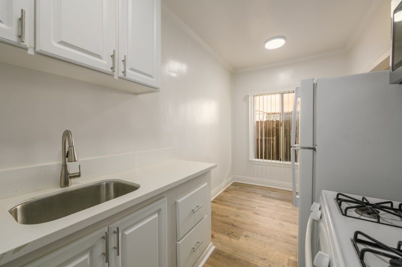 Building Photo - 1317 N Bronson Ave