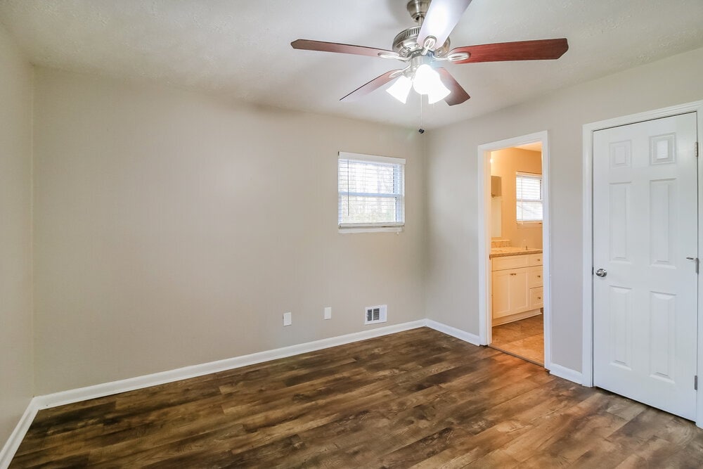 Building Photo - 694 Dixon Rd