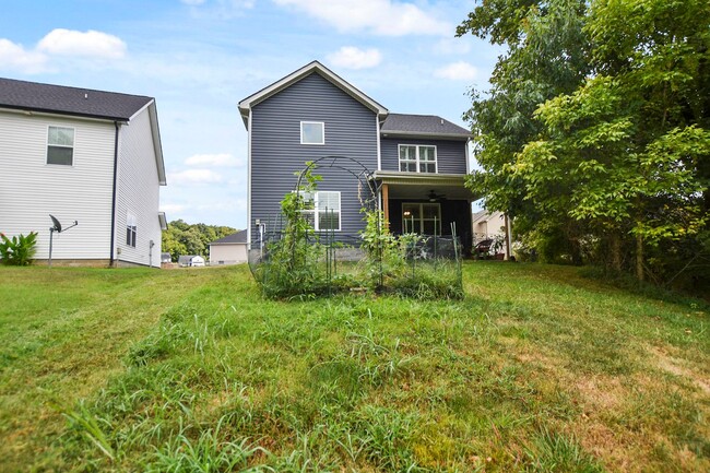 Building Photo - Pet Friendly Four Bedroom!