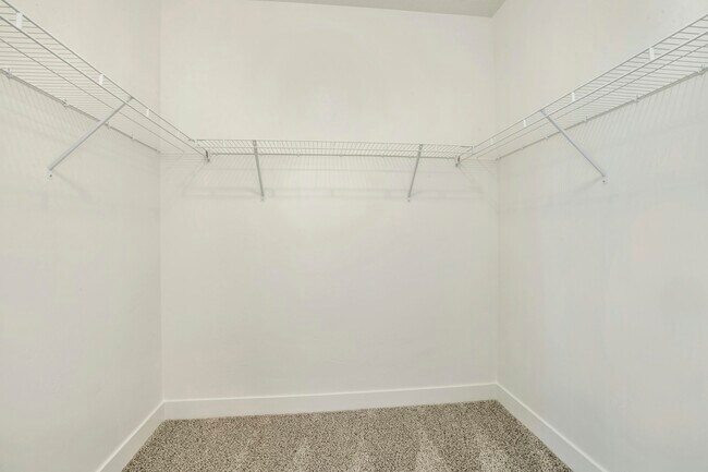 Building Photo - 667 N 380 W