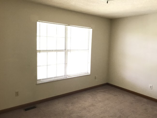 Building Photo - 1003 North Ave