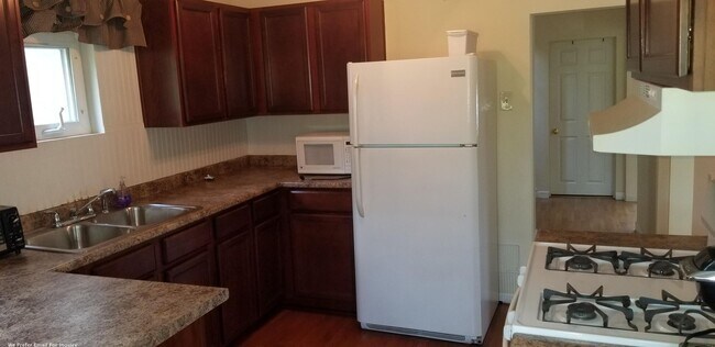 Building Photo - 5744 Elmer St