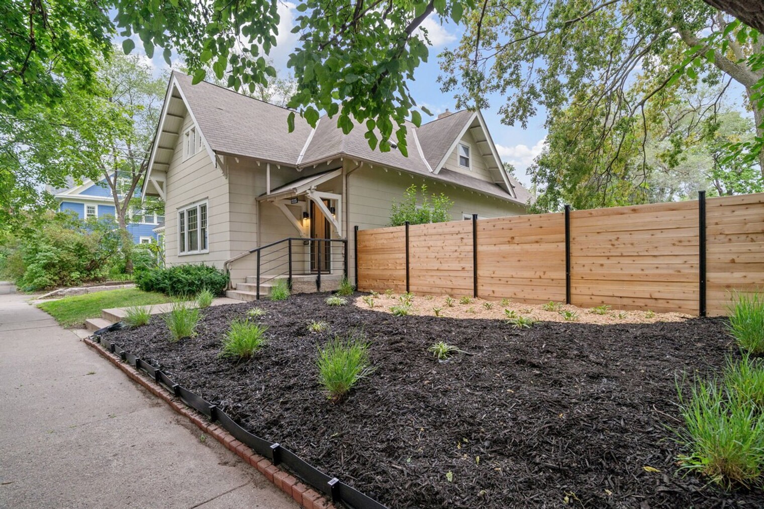 Building Photo - 1115 W 31st St