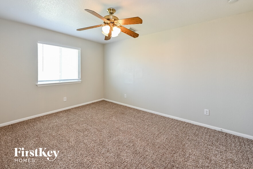 Building Photo - 25106 Twister Tr