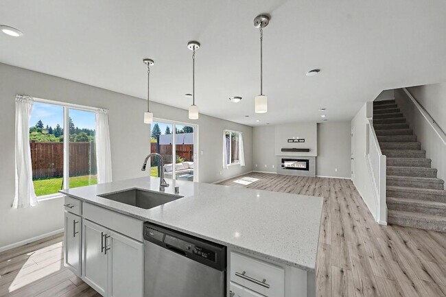 Building Photo - 15065 Iverson Lp SE