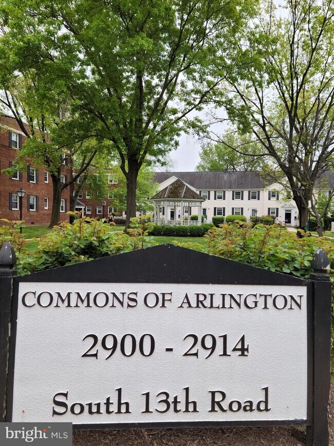 Building Photo - 2900 13th Rd S