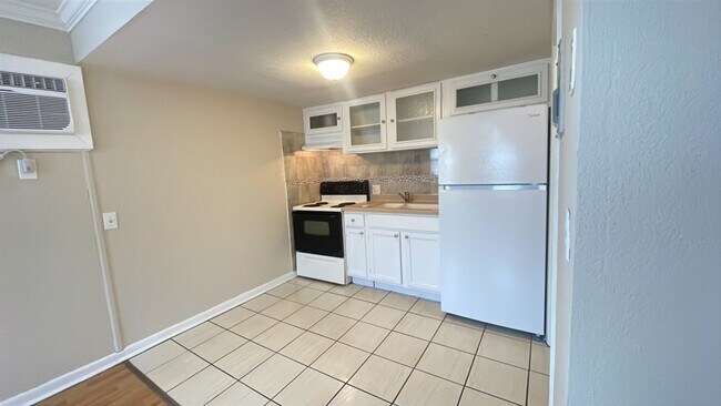 Building Photo - 1BD/1BA Apartment off Curry Ford in Henley...