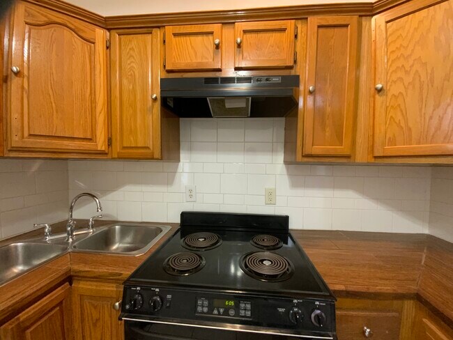 Building Photo - 1911 Ricouard Rd