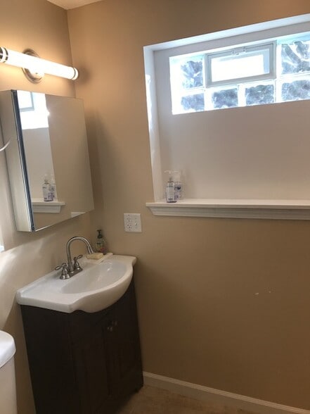 Building Photo - 512 Carlyle Ln