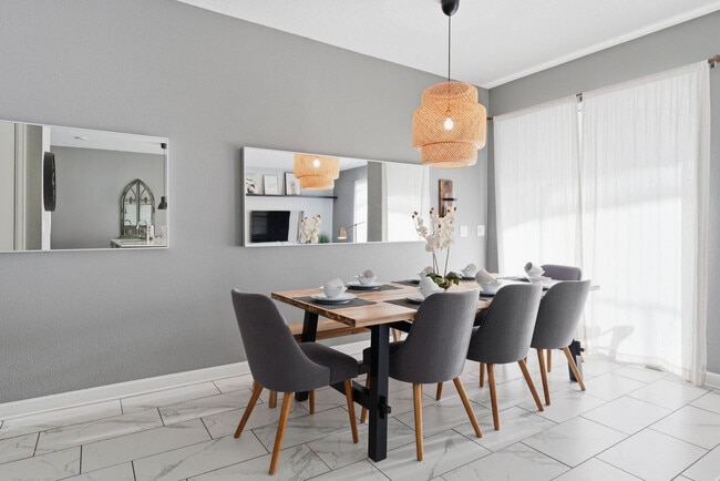 Building Photo - 8924 Stinger Dr